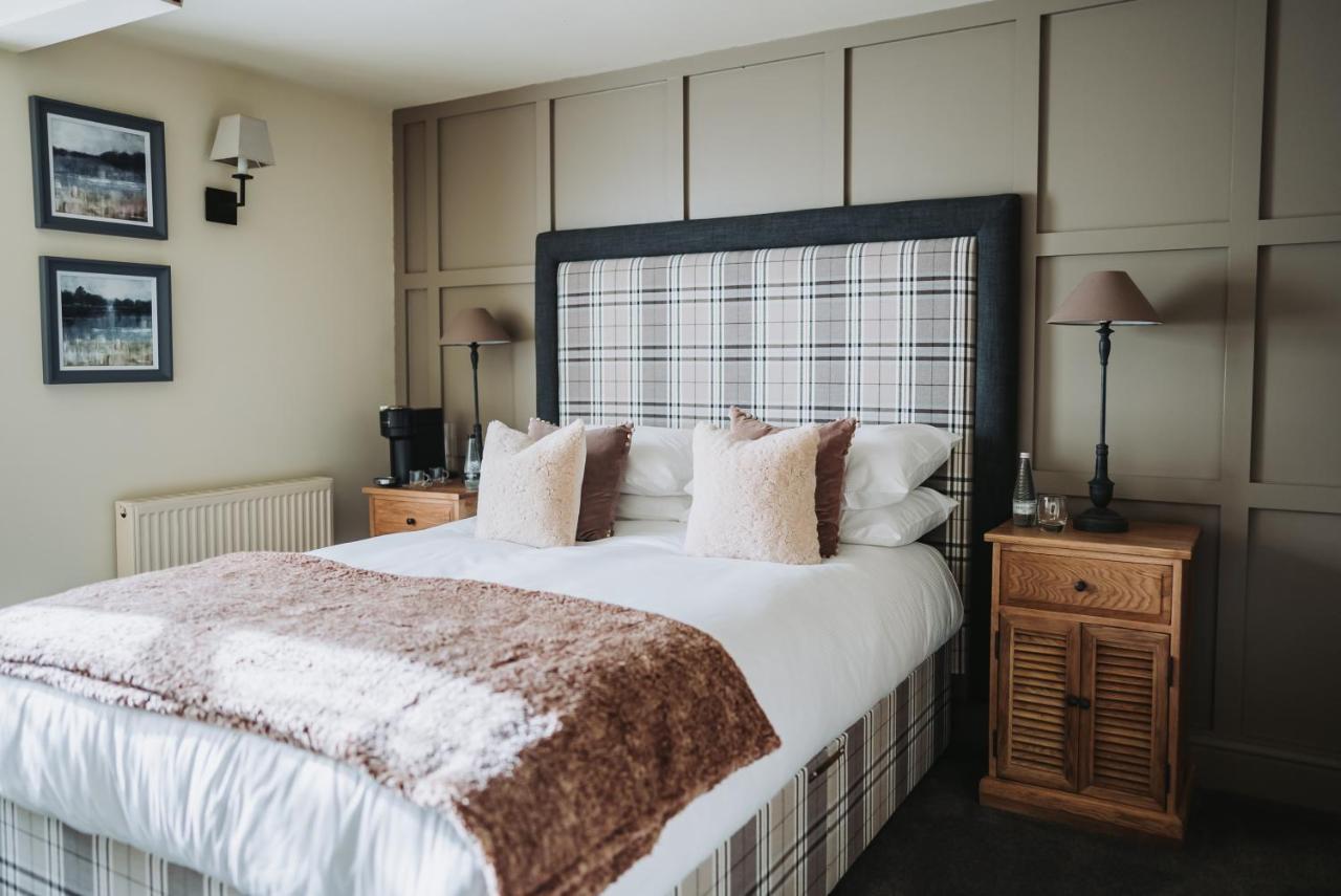 The Assheton Arms Hotel คลิเธอโร ภายนอก รูปภาพ