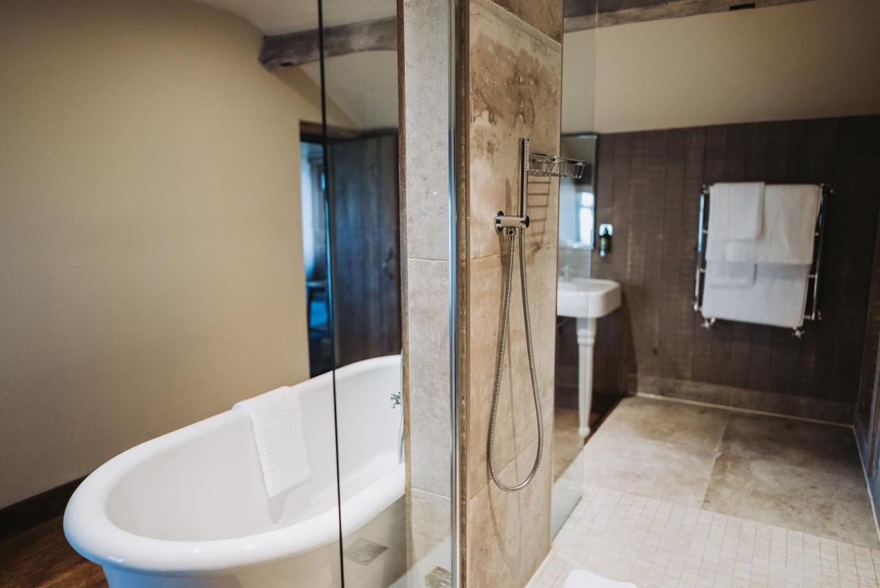 The Assheton Arms Hotel คลิเธอโร ภายนอก รูปภาพ