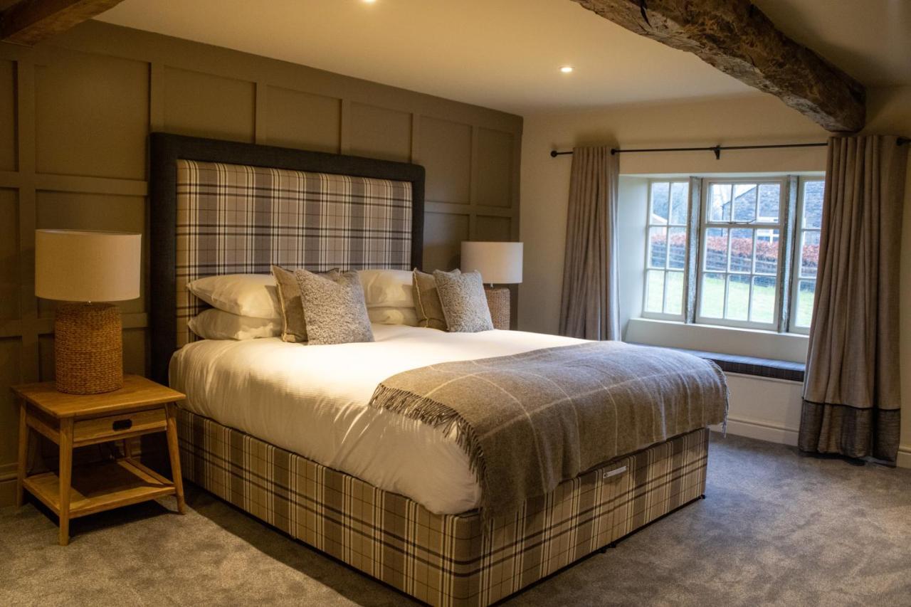 The Assheton Arms Hotel คลิเธอโร ภายนอก รูปภาพ
