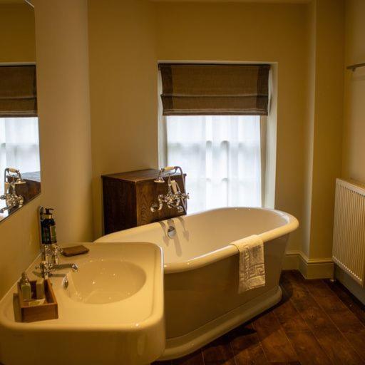 The Assheton Arms Hotel คลิเธอโร ภายนอก รูปภาพ
