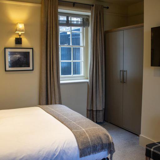 The Assheton Arms Hotel คลิเธอโร ภายนอก รูปภาพ