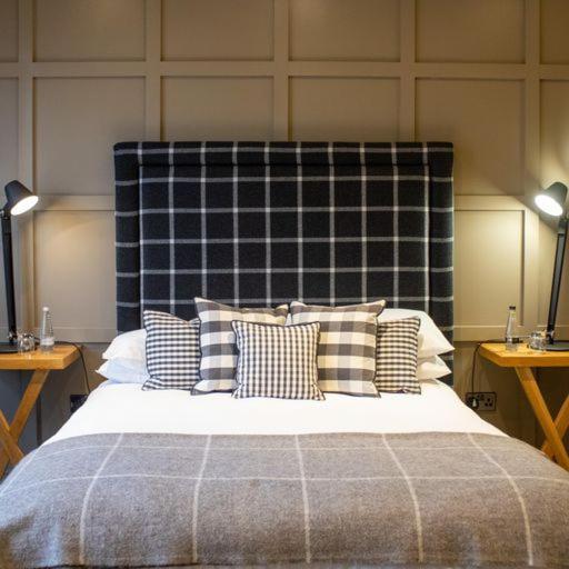 The Assheton Arms Hotel คลิเธอโร ภายนอก รูปภาพ