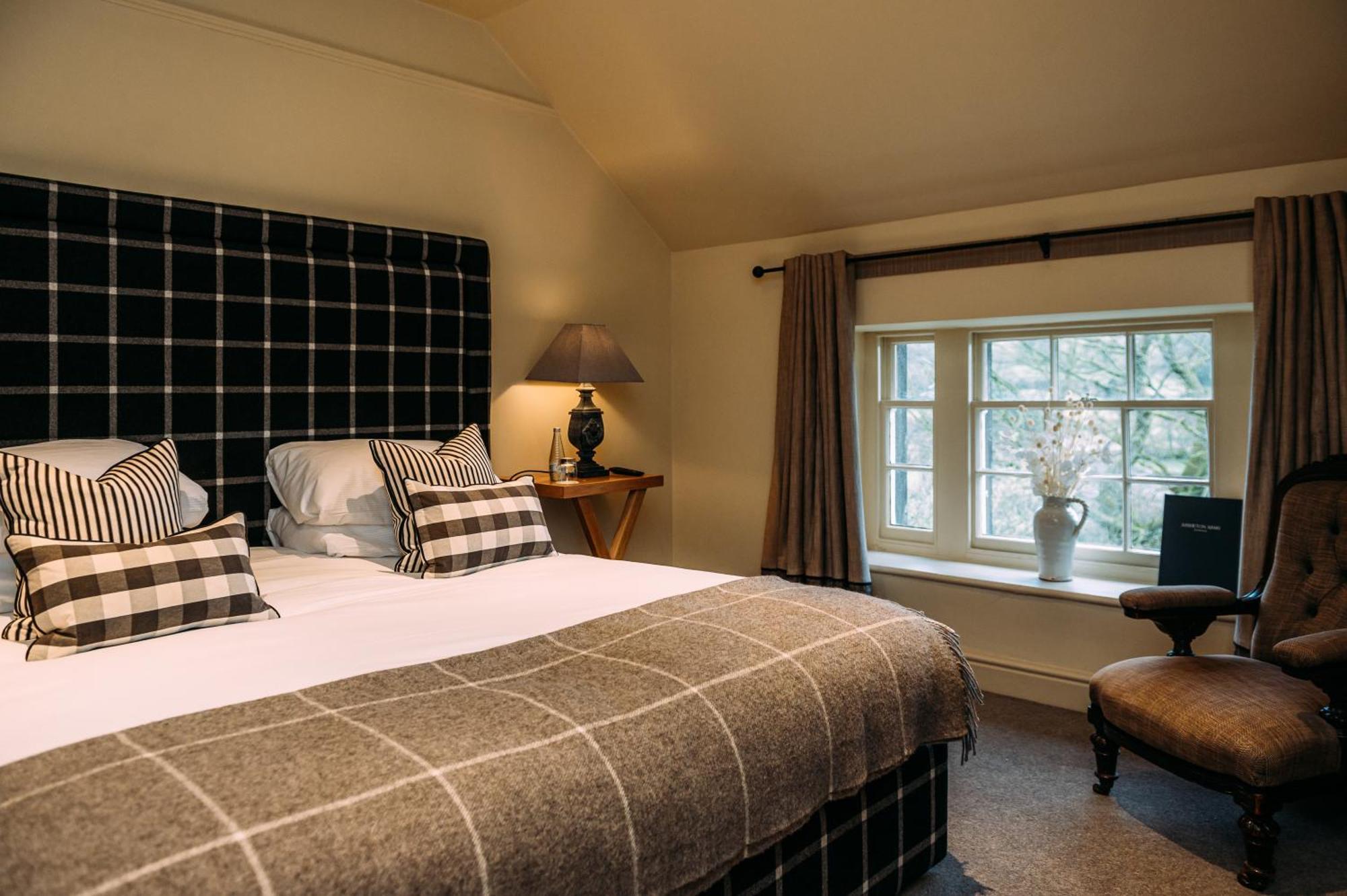 The Assheton Arms Hotel คลิเธอโร ภายนอก รูปภาพ