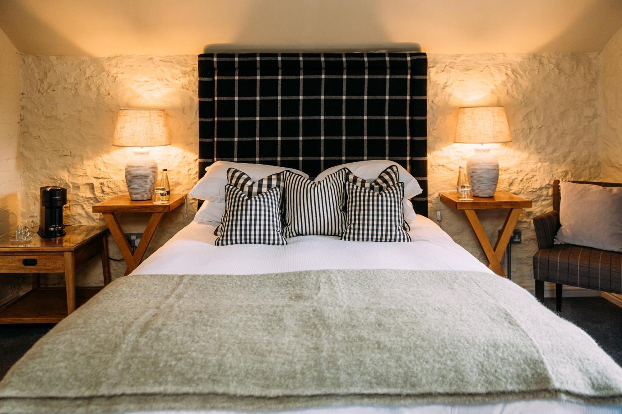 The Assheton Arms Hotel คลิเธอโร ภายนอก รูปภาพ