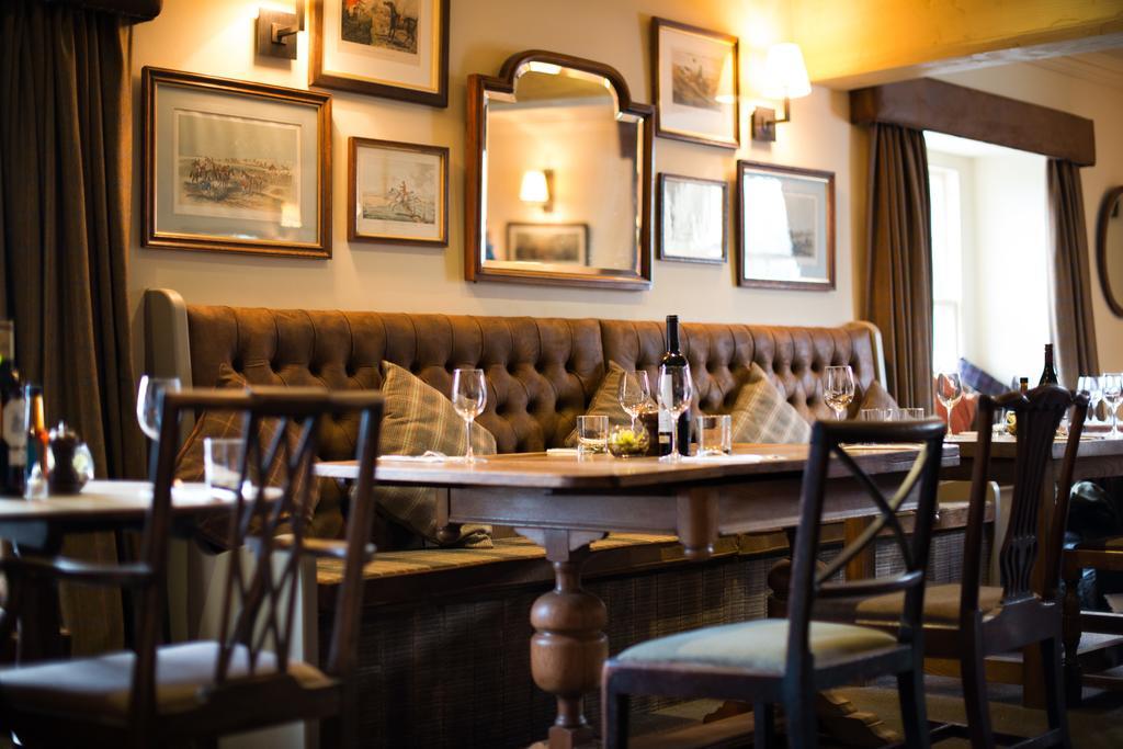 The Assheton Arms Hotel คลิเธอโร ภายนอก รูปภาพ