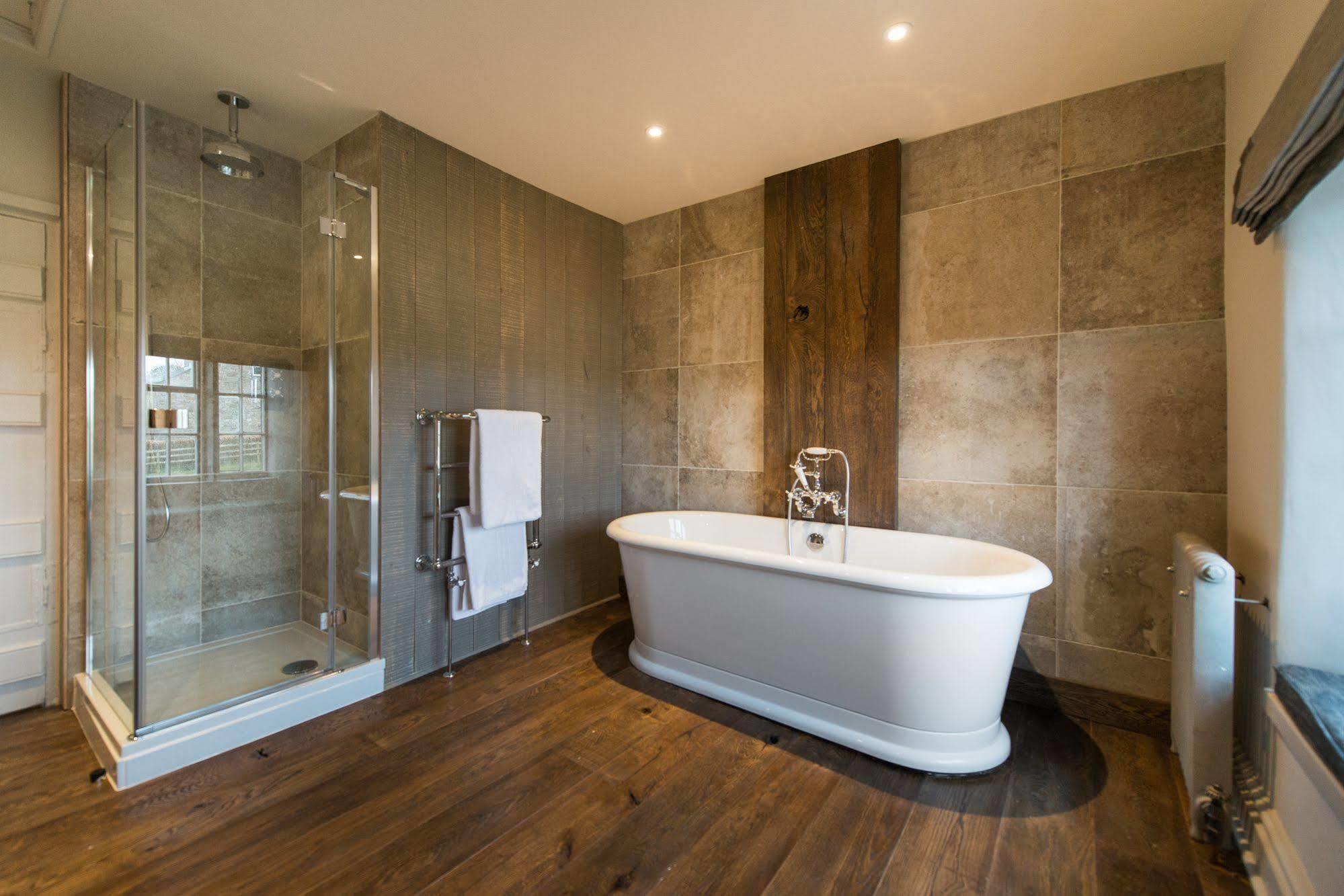 The Assheton Arms Hotel คลิเธอโร ภายนอก รูปภาพ